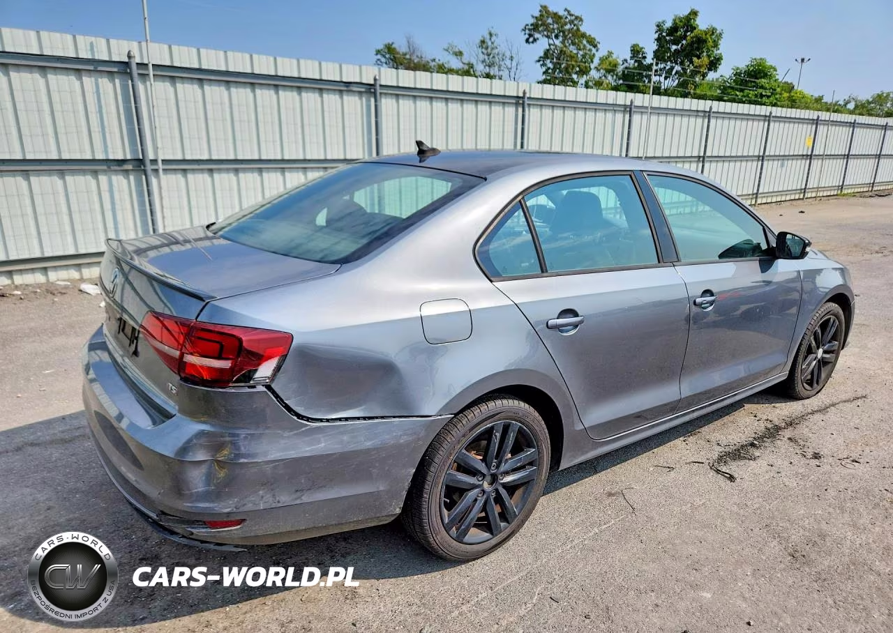 2018 Volkswagen Jetta Sport VIN:3VWD17AJ4JM219618 - 4