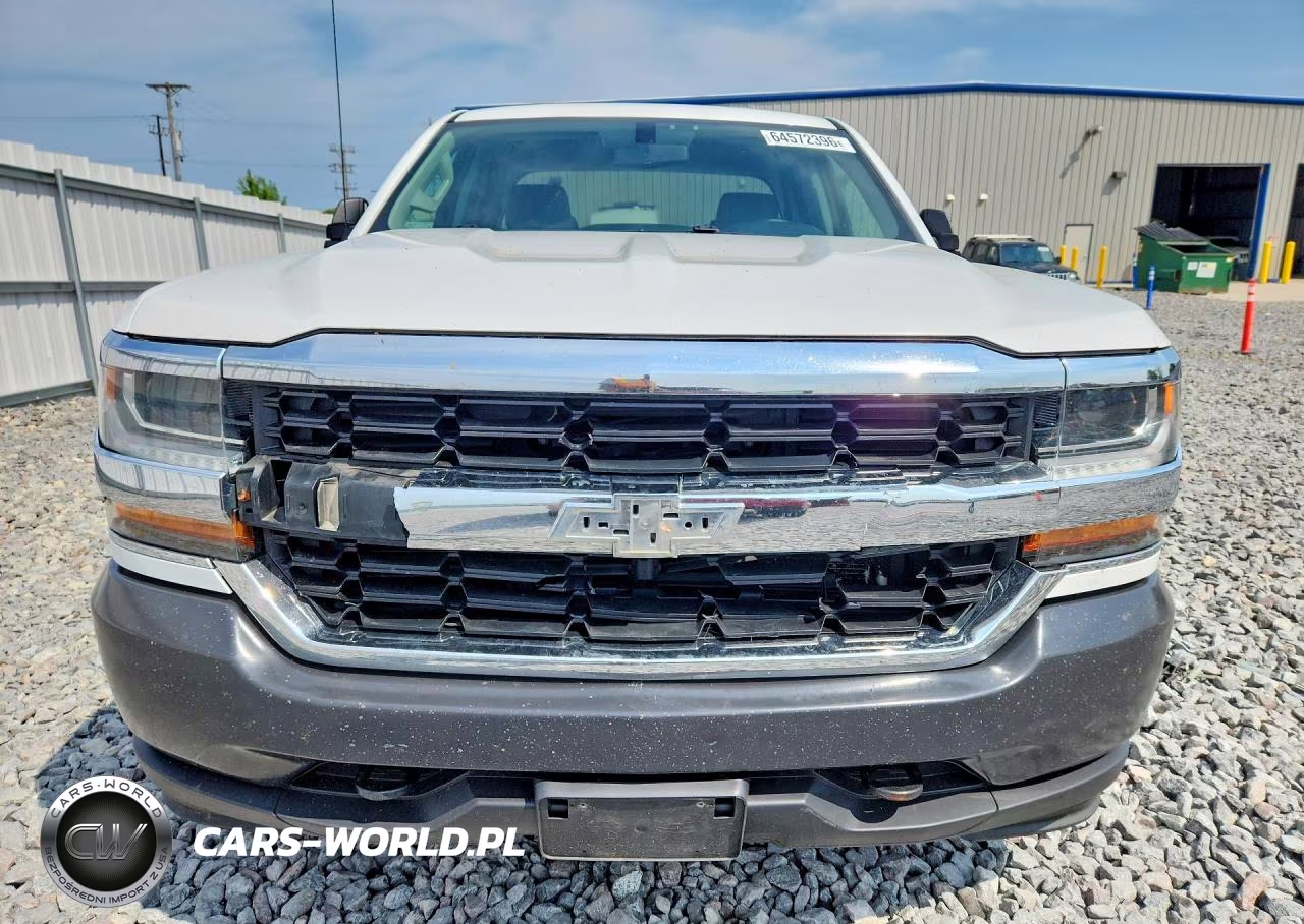 2018 Chevrolet Silverado K1500 VIN:1GCVKNEHXJZ216608 - 5
