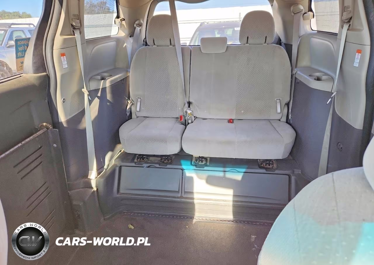 2015 Toyota Sienna Le VIN:5TDKK3DC0FS647707 - 10