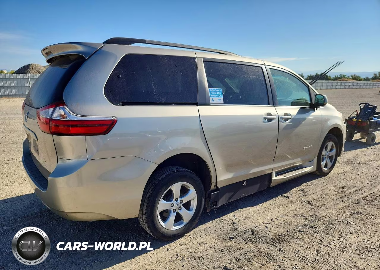 2015 Toyota Sienna Le VIN:5TDKK3DC0FS647707 - 3