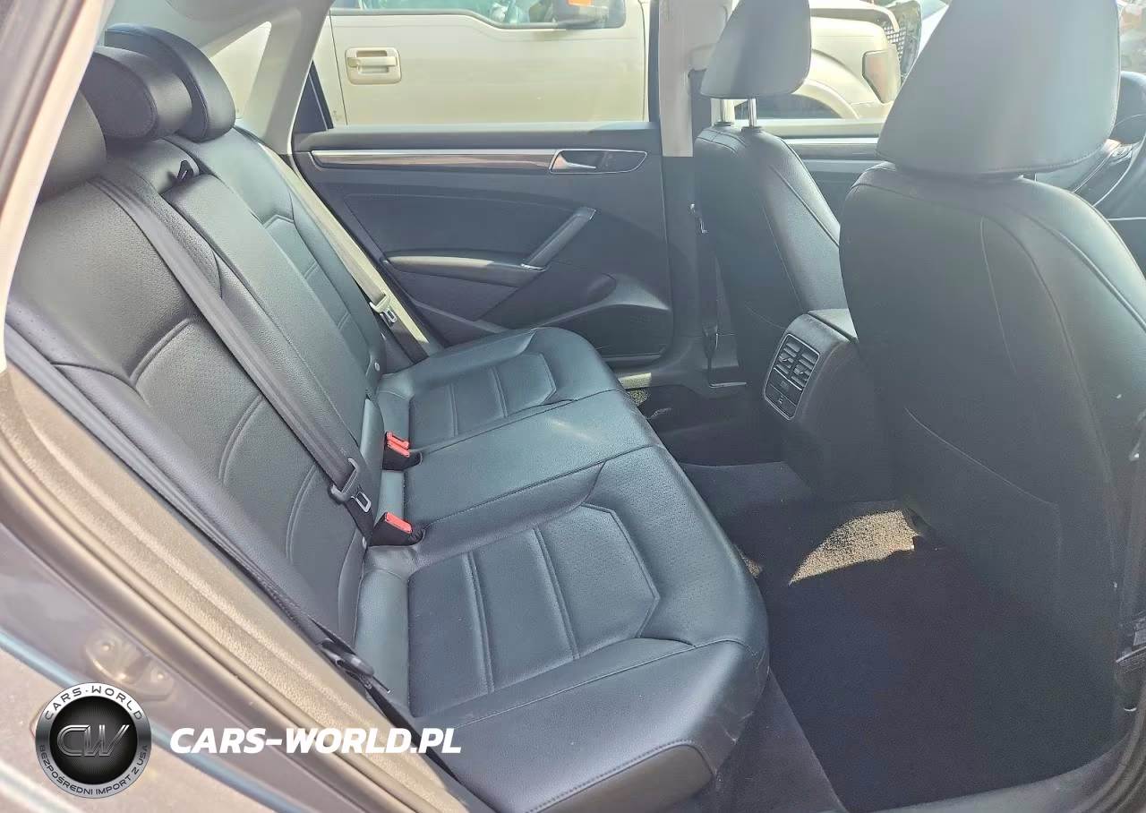 2017 Volkswagen Passat Se VIN:1VWBT7A30HC021956 - 10