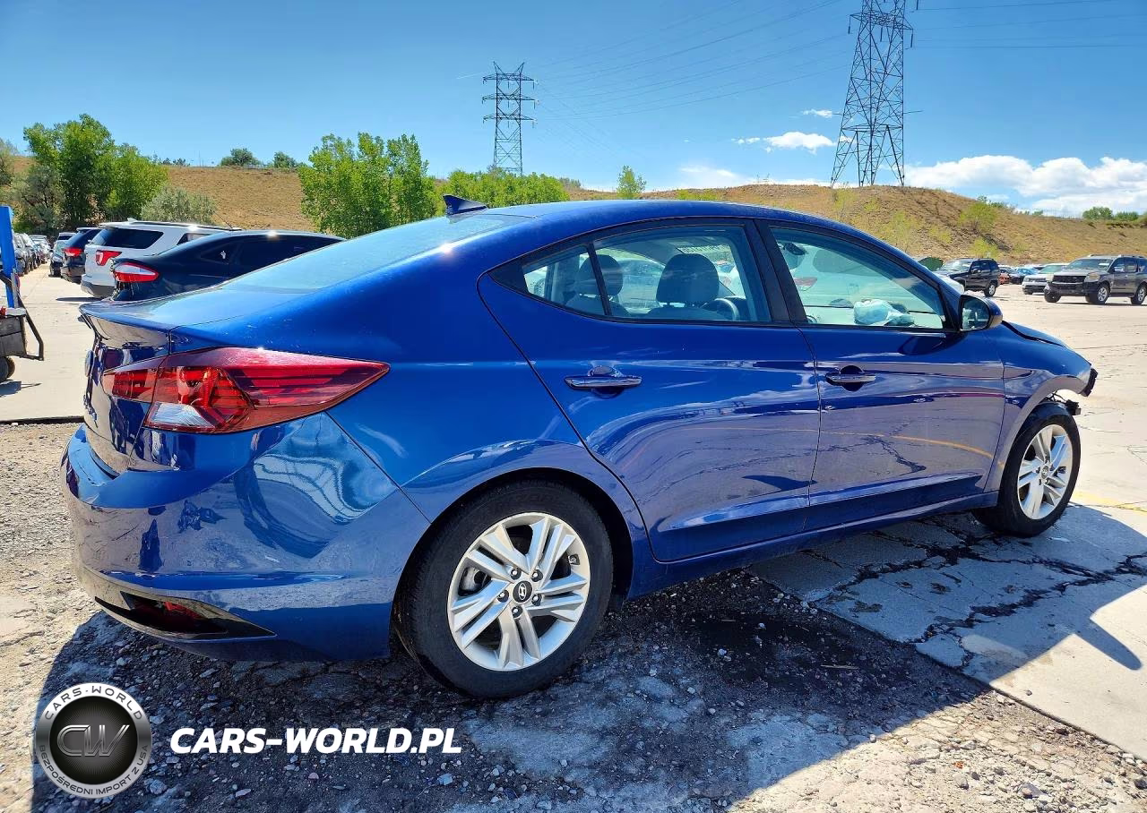 2019 Hyundai Elantra Sel VIN:5NPD84LF1KH484543 - 3