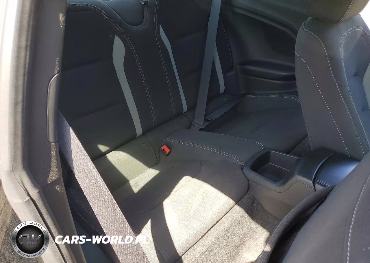 2018 Chevrolet Camaro Lt VIN:1G1FB1RS4J0144983 - 10