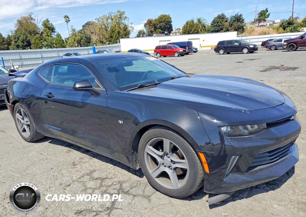 2018 Chevrolet Camaro Lt VIN:1G1FB1RS4J0144983 - 4