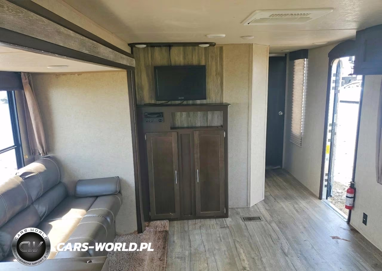 2018 Forest River Cherokee Camper VIN:4X4TCKC23JX129706 - 5