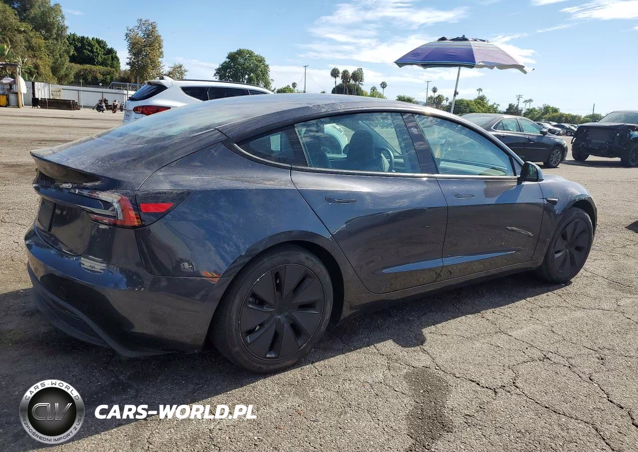 2024 Tesla Model 3 VIN:5YJ3E1EAXRF747755 - 3