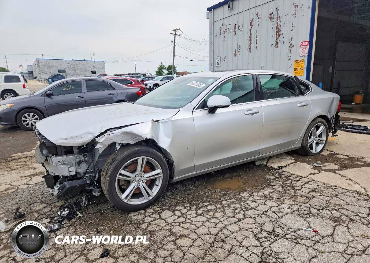 2018 Volvo S90 T5 Momentum