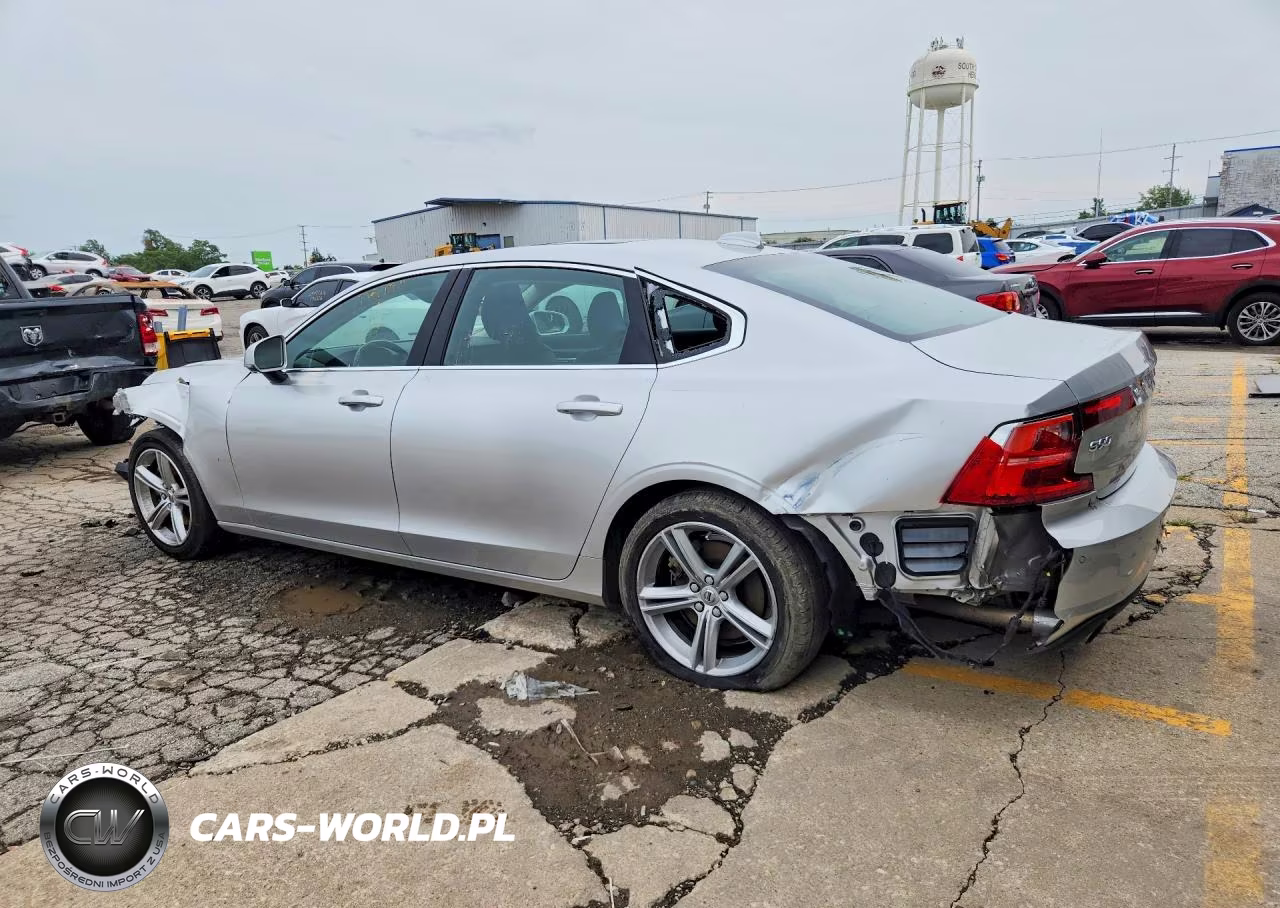 2018 Volvo S90 T5 Momentum VIN:LVY102MK4JP053586 - 2
