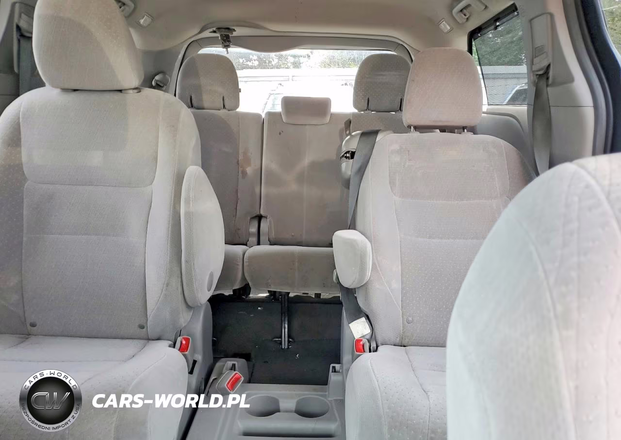 2015 Toyota Sienna Le VIN:5TDKK3DC7FS552979 - 10