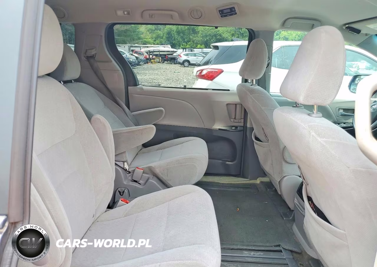 2015 Toyota Sienna Le VIN:5TDKK3DC7FS552979 - 11