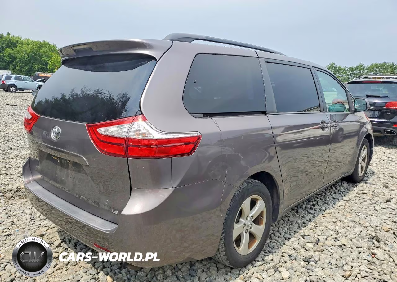 2015 Toyota Sienna Le VIN:5TDKK3DC7FS552979 - 3