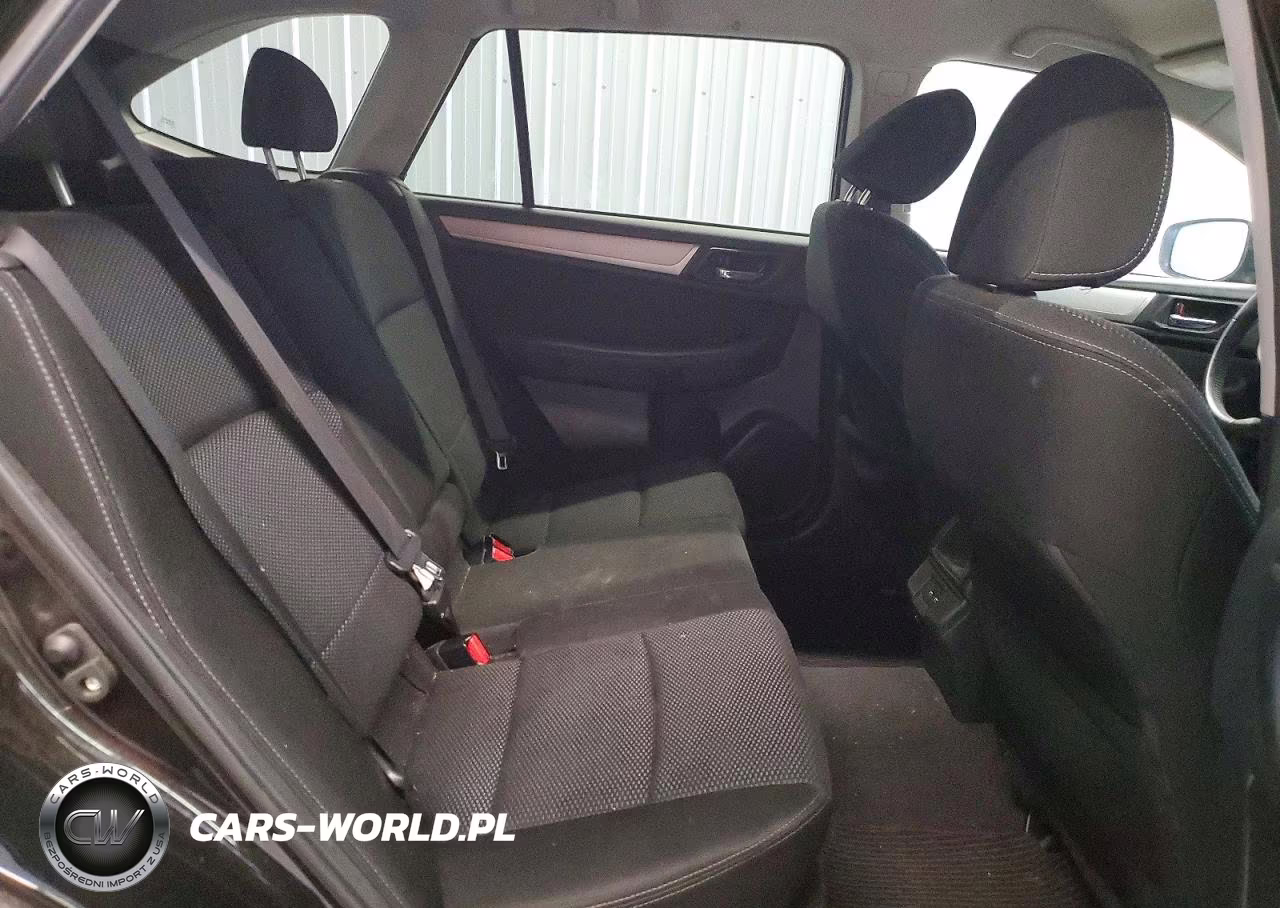 2018 Subaru Outback 2.5I Premium VIN:4S4BSAFCXJ3250979 - 10