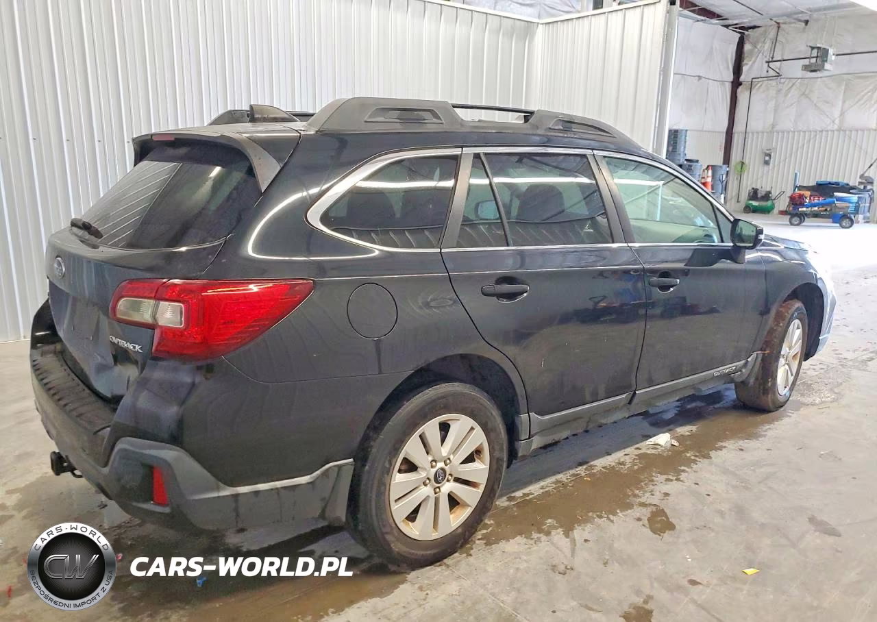 2018 Subaru Outback 2.5I Premium VIN:4S4BSAFCXJ3250979 - 3
