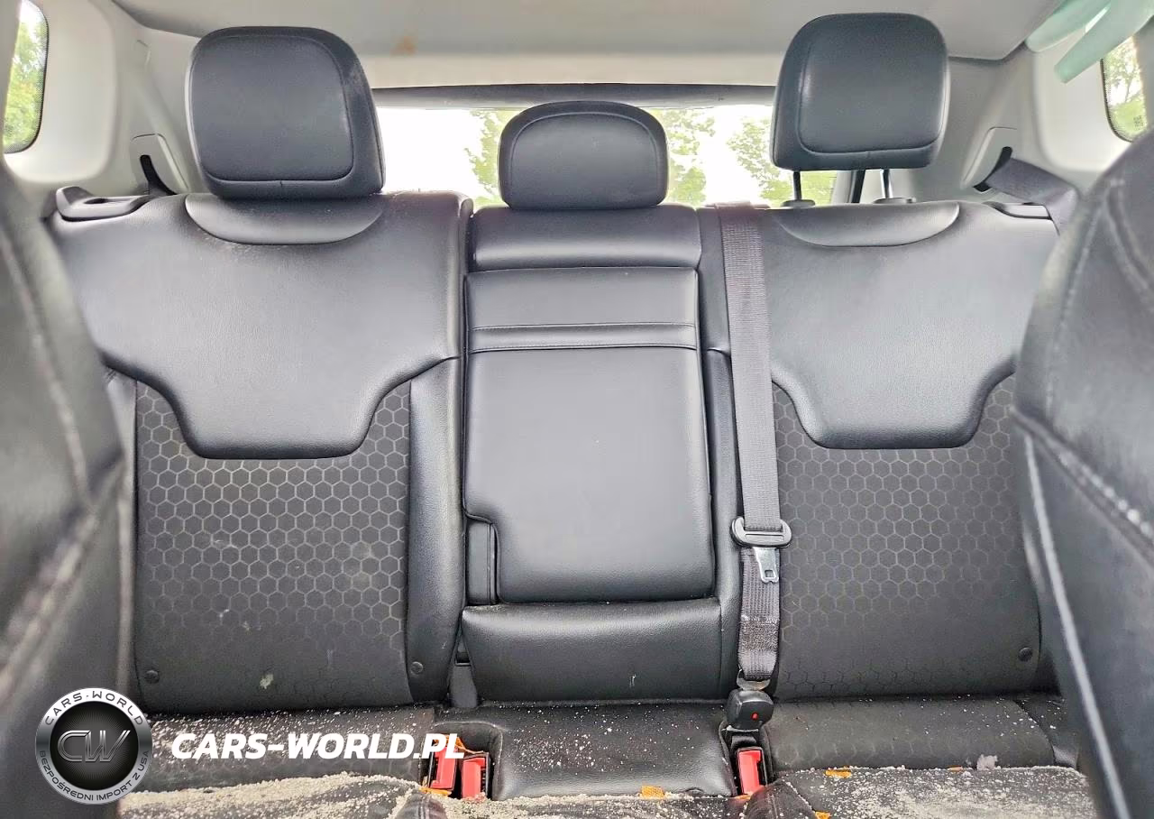 2019 Jeep Compass Latitude VIN:3C4NJCBB7KT613385 - 10