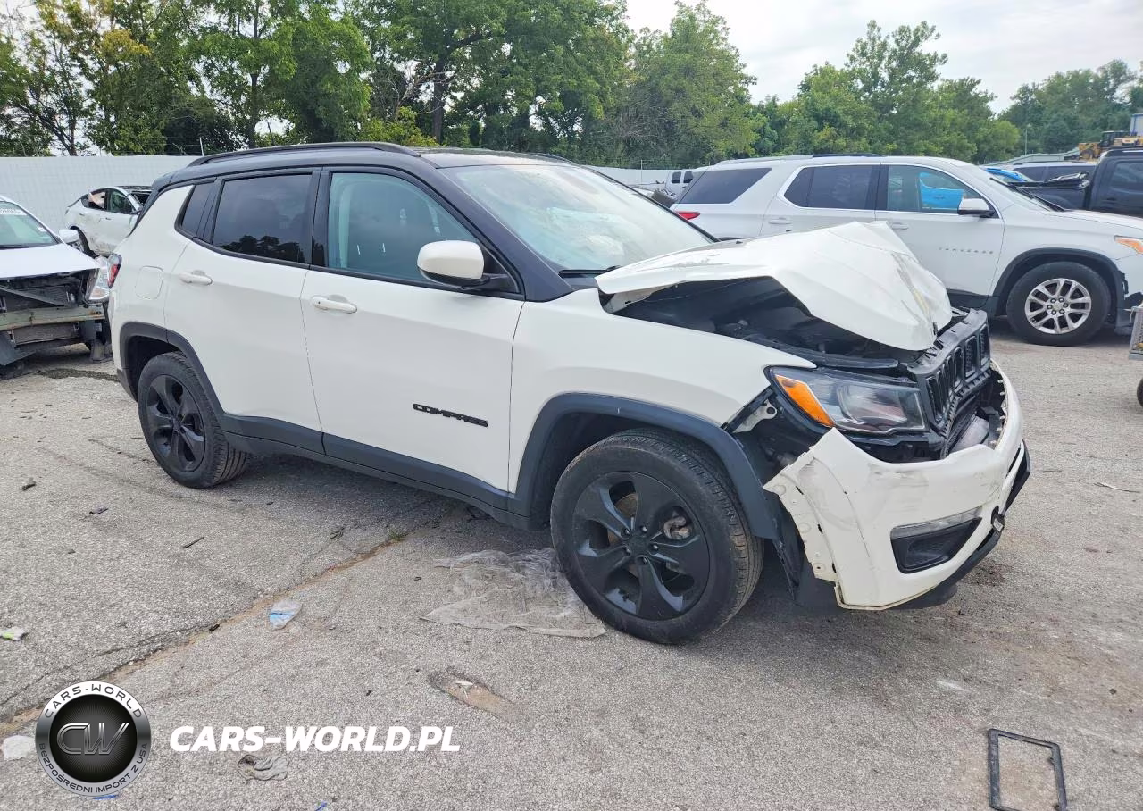 2019 Jeep Compass Latitude VIN:3C4NJCBB7KT613385 - 4