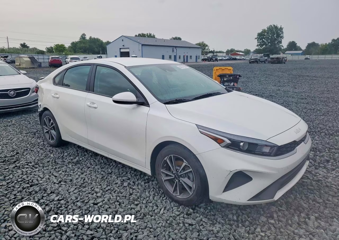 2024 Kia Forte Lxs VIN:3KPF24ADXRE739989 - 4