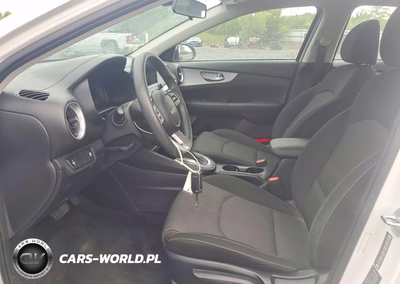 2024 Kia Forte Lxs VIN:3KPF24ADXRE739989 - 7