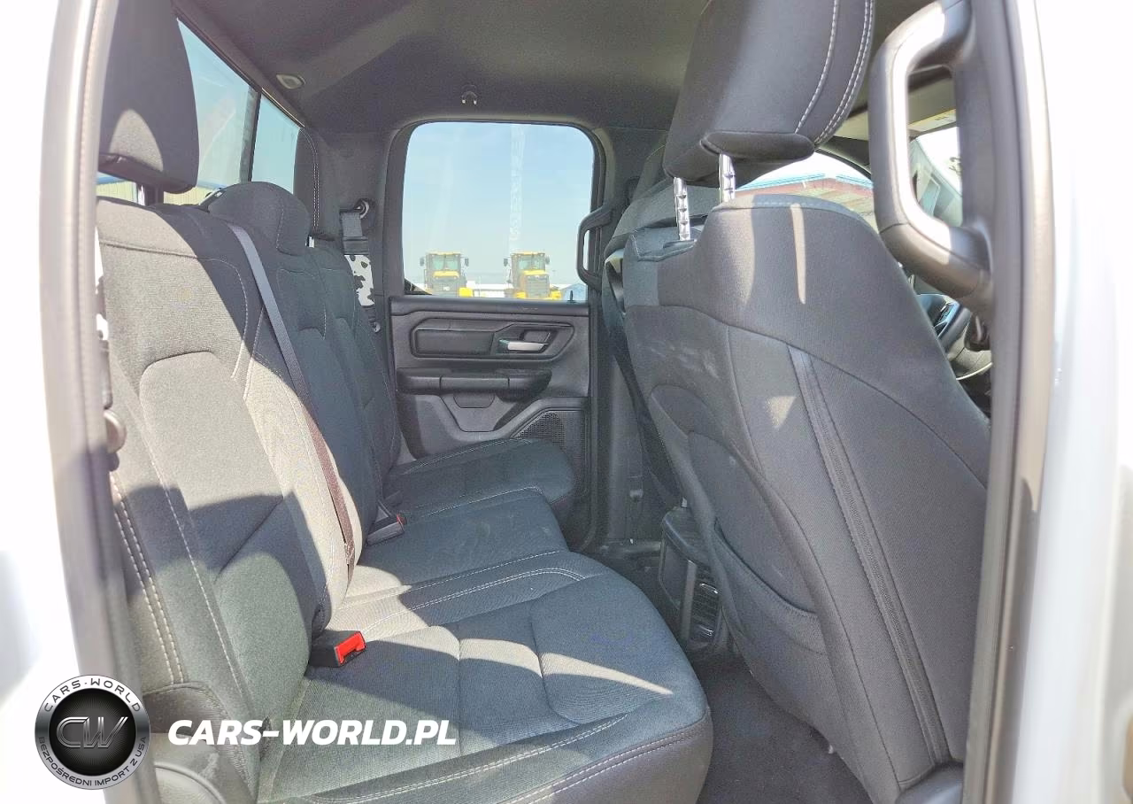 2025 Ram 1500 Tradesman VIN:1C6RRFCG6SN748726 - 10