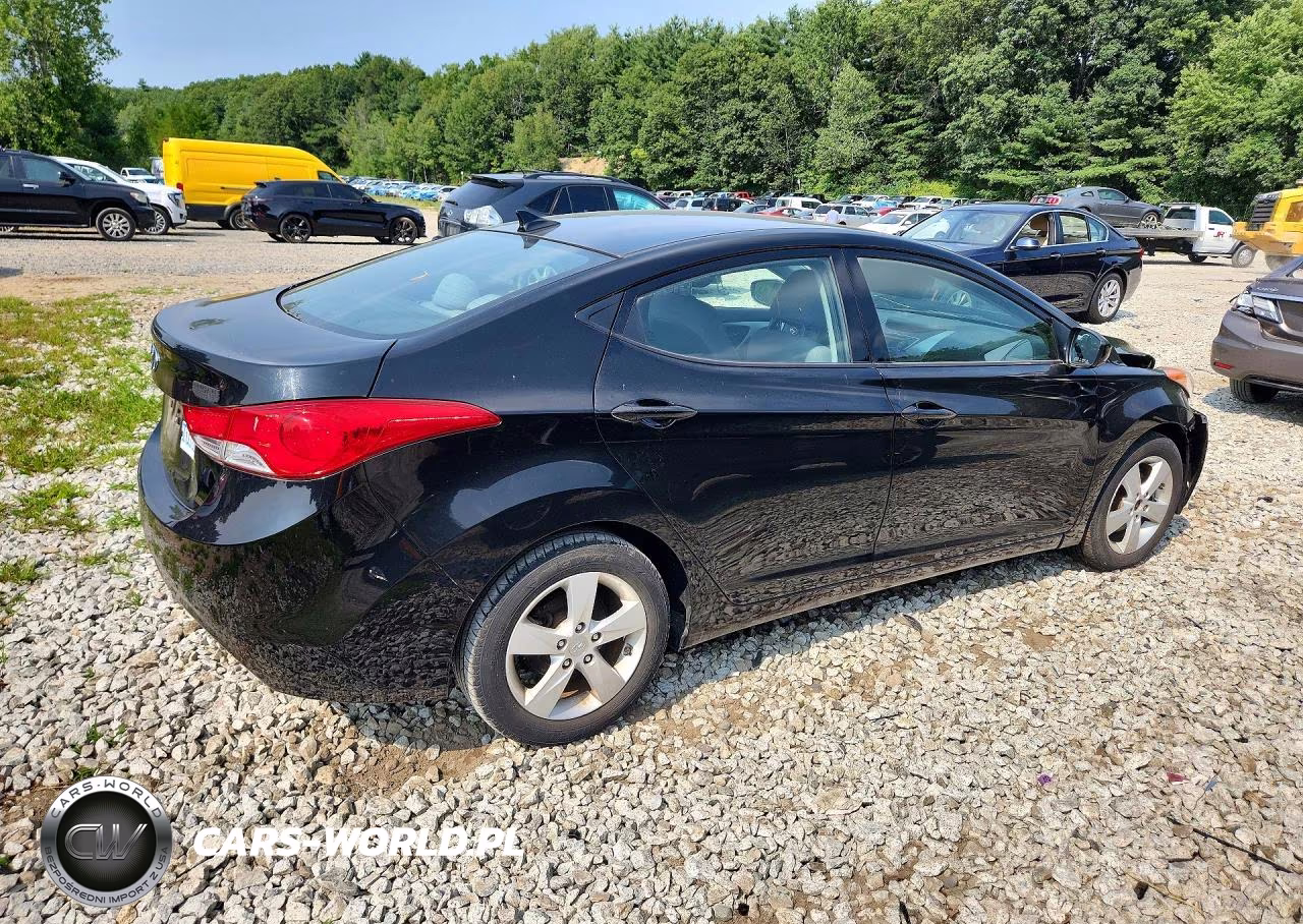 2013 Hyundai Elantra Gls VIN:5NPDH4AE8DH399096 - 3