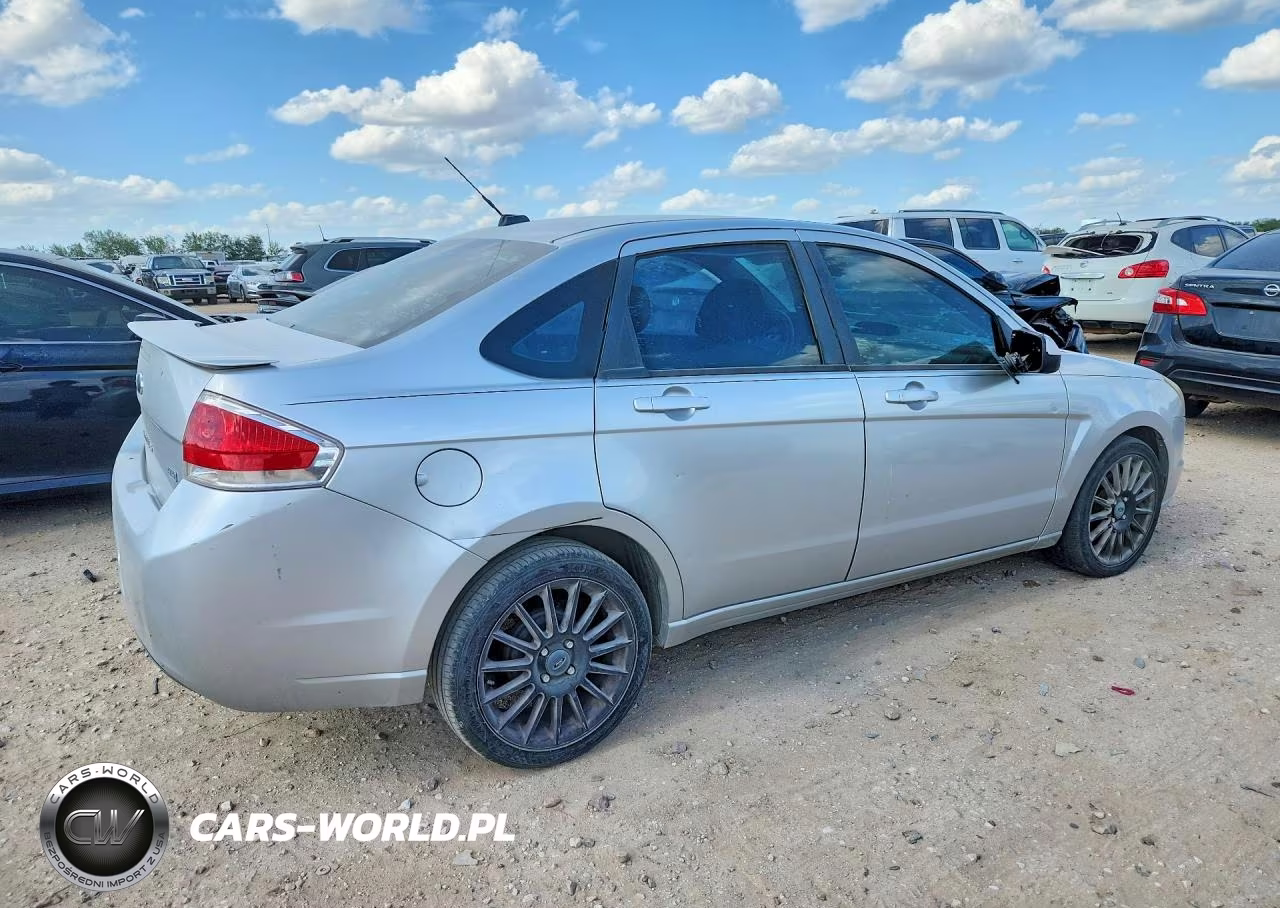 2010 Ford Focus Ses VIN:1FAHP3GN2AW174223 - 3