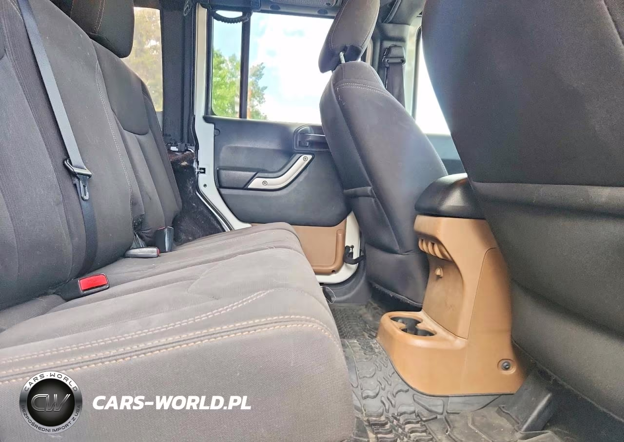 2017 Jeep Wrangler Unlimited Sahara VIN:1C4HJWEG7HL751146 - 10