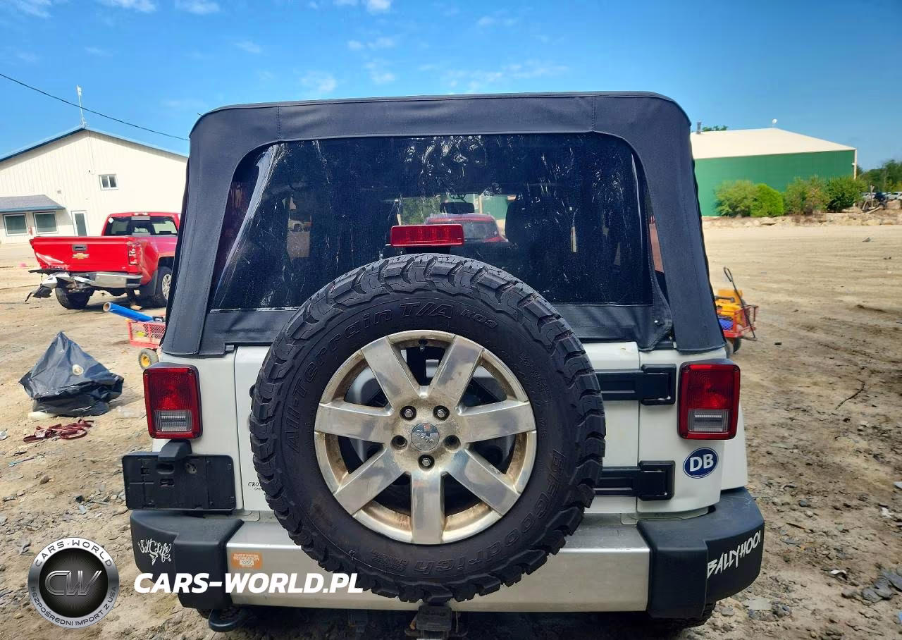 2017 Jeep Wrangler Unlimited Sahara VIN:1C4HJWEG7HL751146 - 6