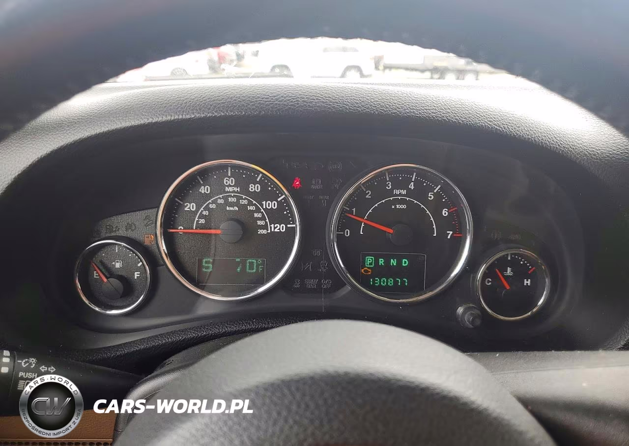 2011 Jeep Wrangler Unlimited Sahara VIN:1J4BA5H15BL576212 - 9