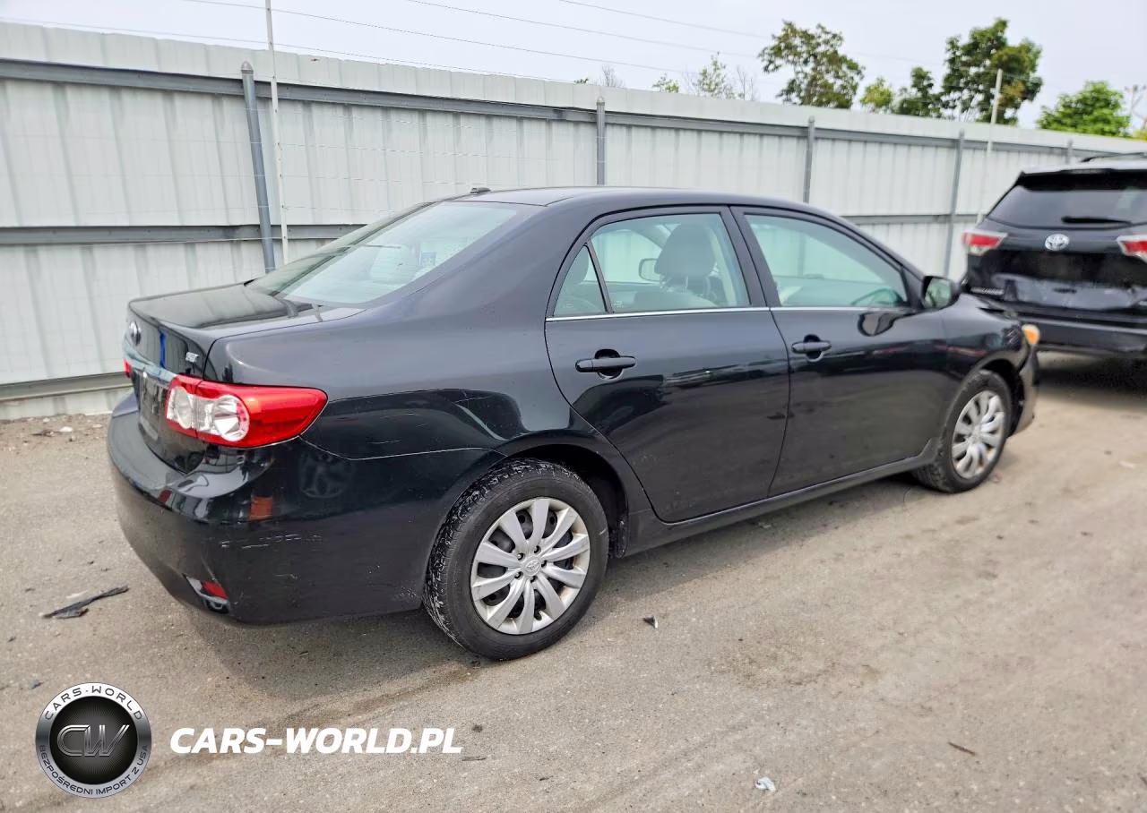 2013 Toyota Corolla Le VIN:2T1BU4EE8DC967685 - 3