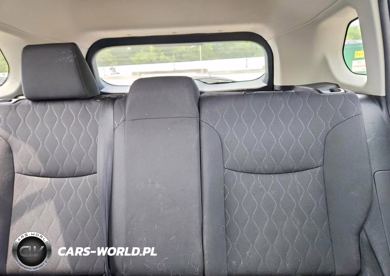 2024 Toyota Corolla Cross Le VIN:7MUCAABG2RV094067 - 10