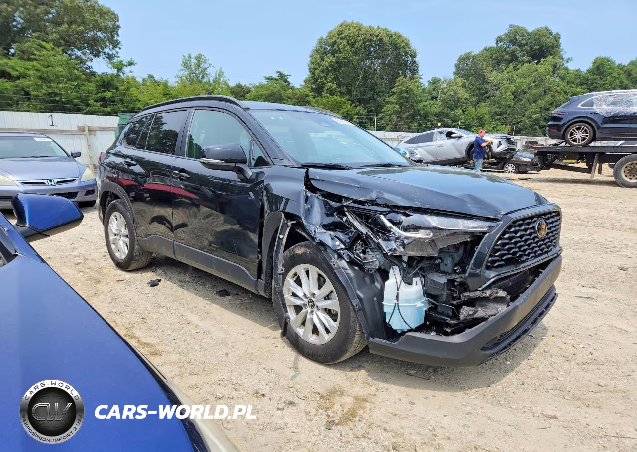 2024 Toyota Corolla Cross Le VIN:7MUCAABG2RV094067 - 4