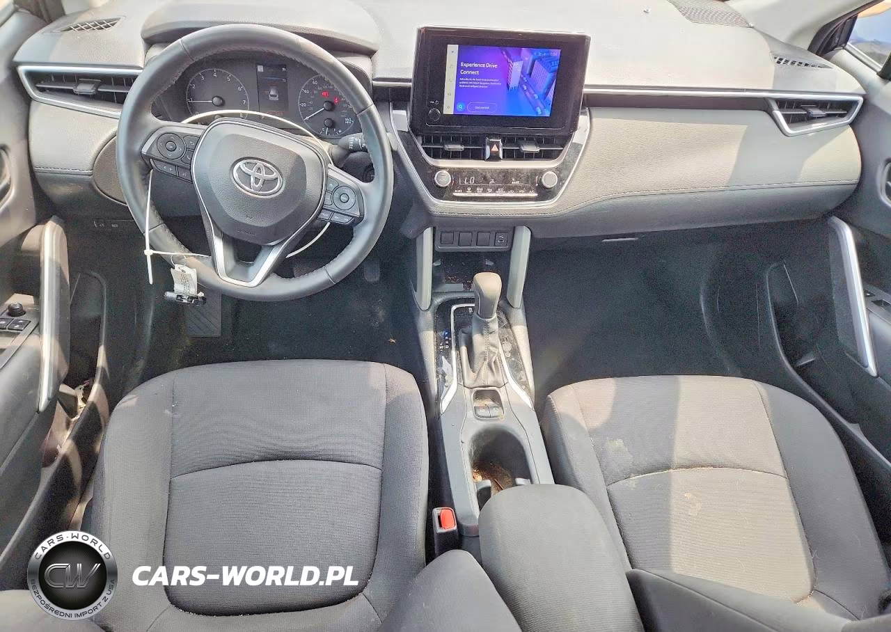 2024 Toyota Corolla Cross Le VIN:7MUCAABG2RV094067 - 8