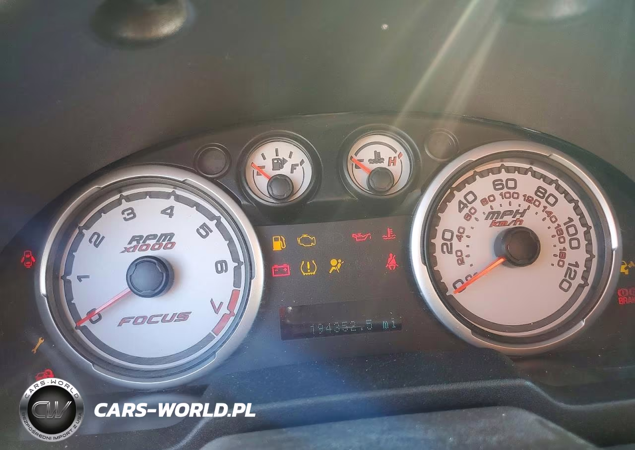 FORD FOCUS VIN:1FAHP35NX9W193990 - 9