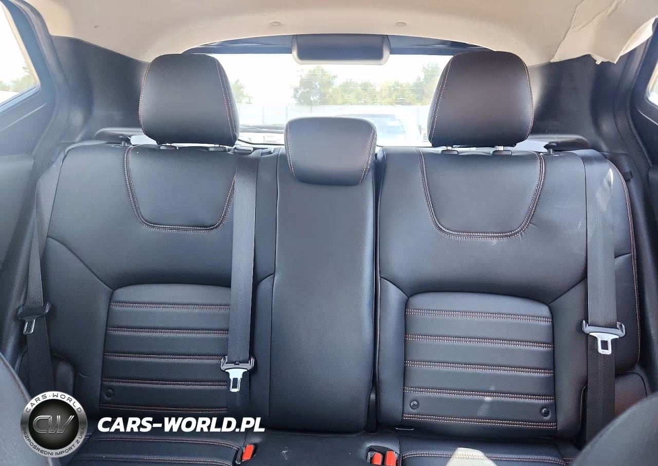 2019 Nissan Kicks Sr VIN:3N1CP5CU9KL556370 - 10