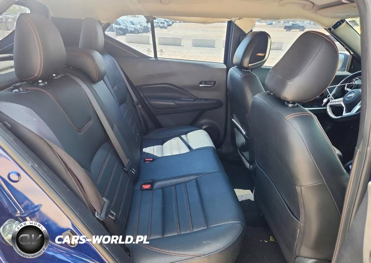 2019 Nissan Kicks Sr VIN:3N1CP5CU9KL556370 - 11