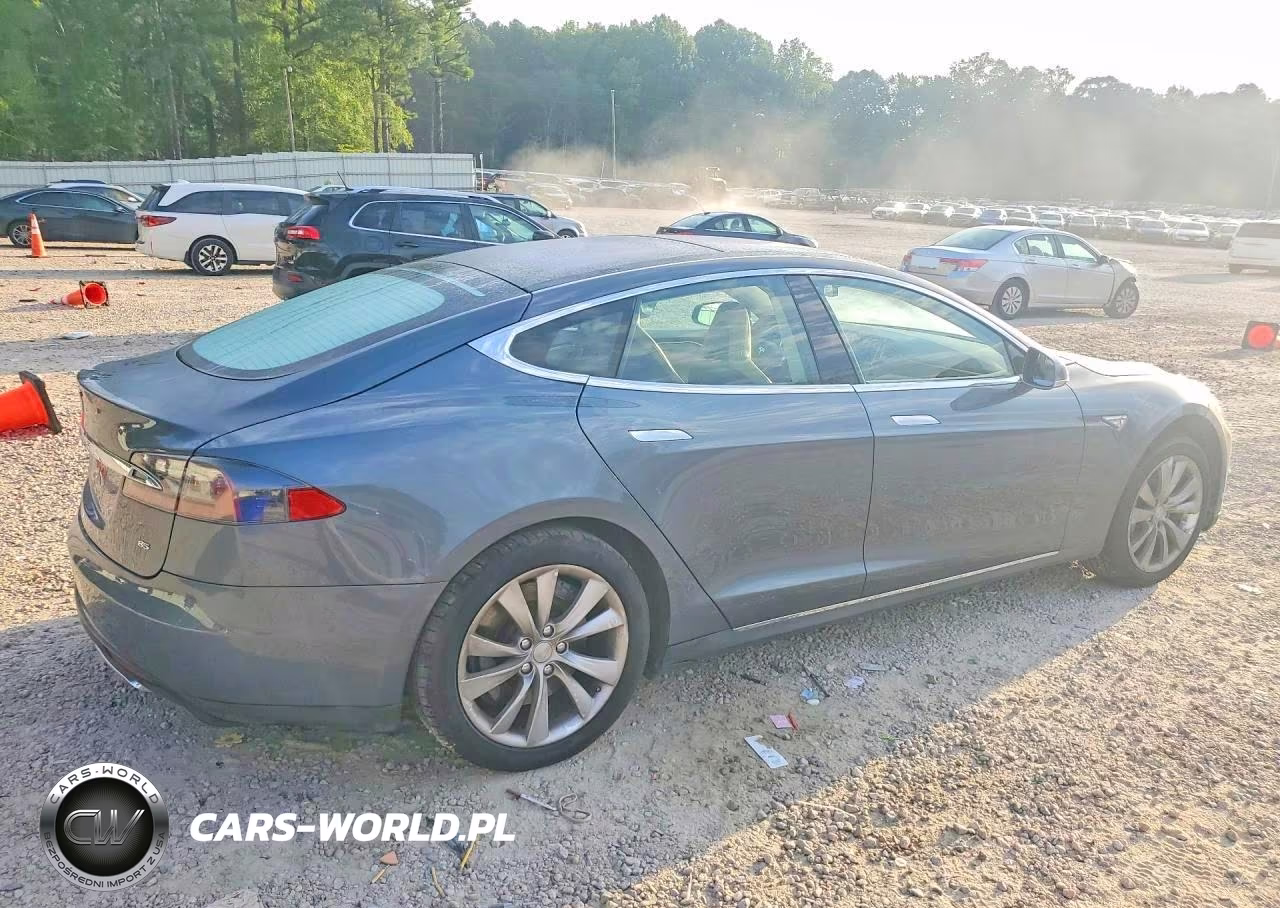 2014 Tesla Model S VIN:5YJSA1H1XEFP28426 - 3