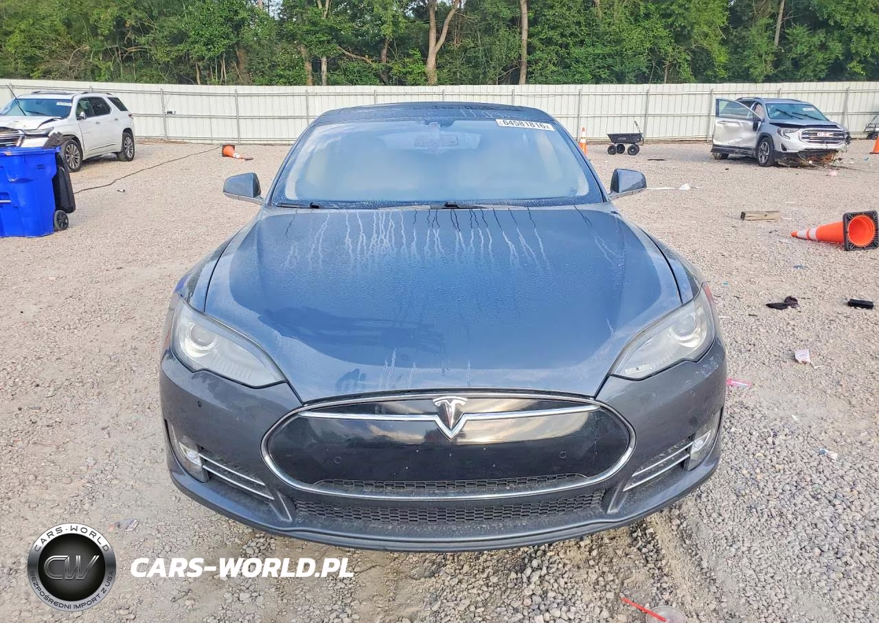 2014 Tesla Model S VIN:5YJSA1H1XEFP28426 - 5