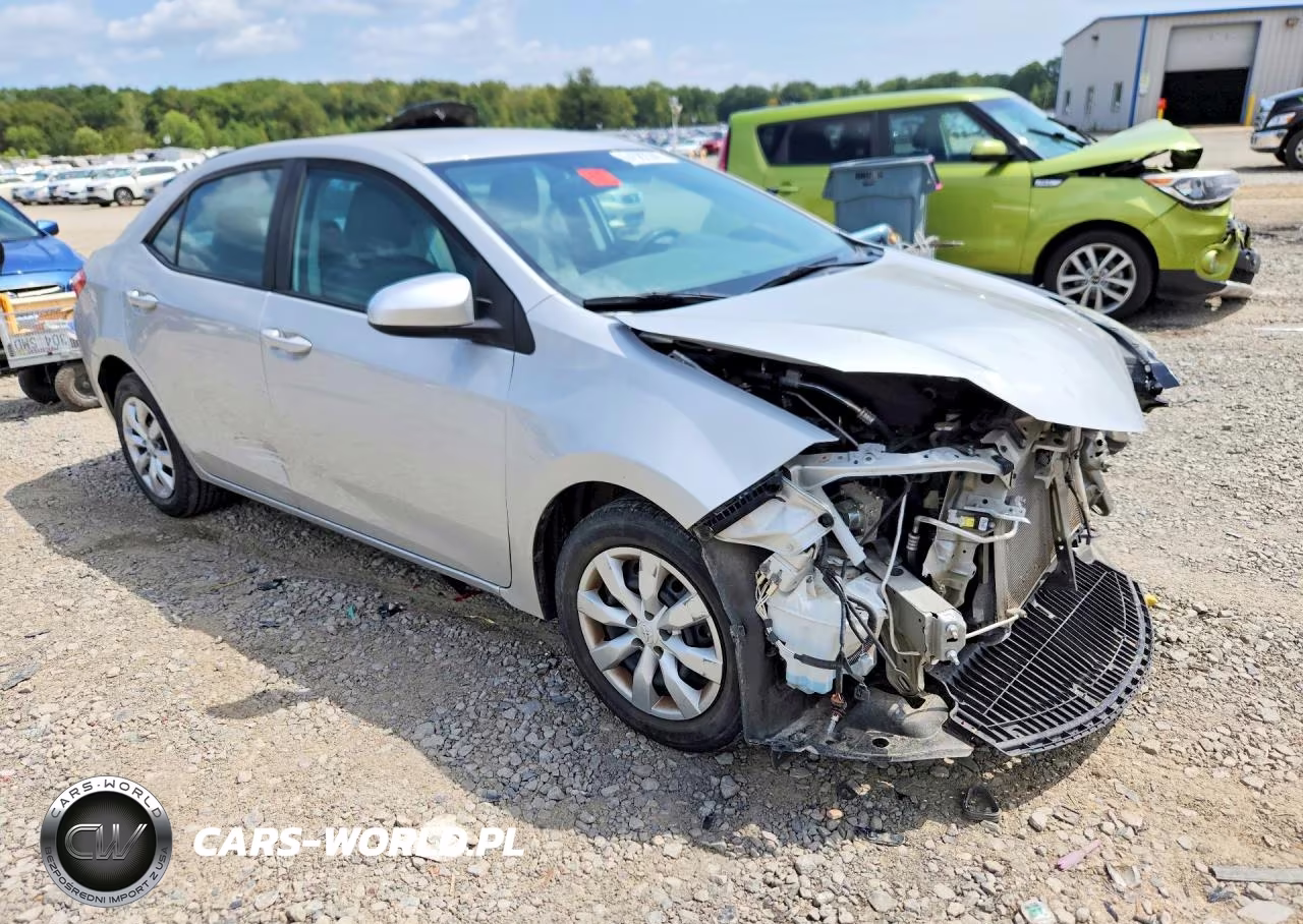 2016 Toyota Corolla Le VIN:5YFBURHE8GP411969 - 4