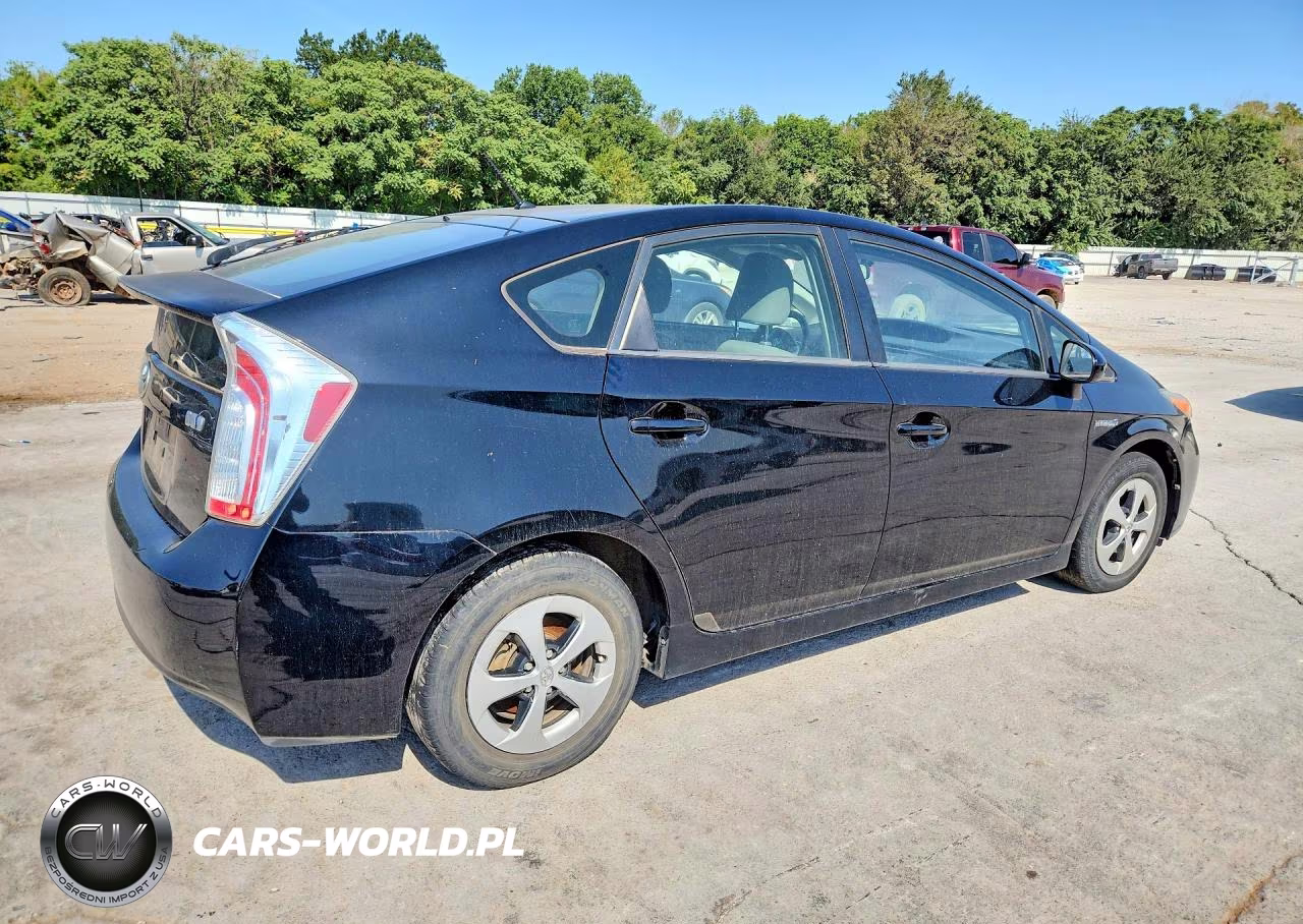 2014 Toyota Prius Two VIN:JTDKN3DUXE0372171 - 3