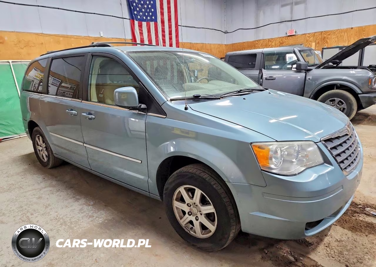 2010 Chrysler Town & Country Touring VIN:2A4RR5D17AR198624 - 4