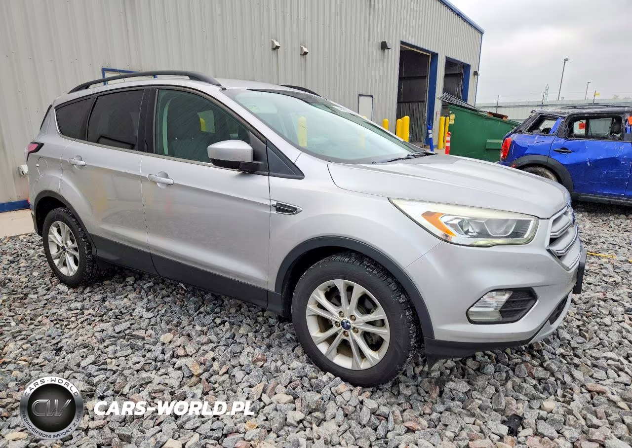 2017 Ford Escape Se VIN:1FMCU0GD9HUC61539 - 4