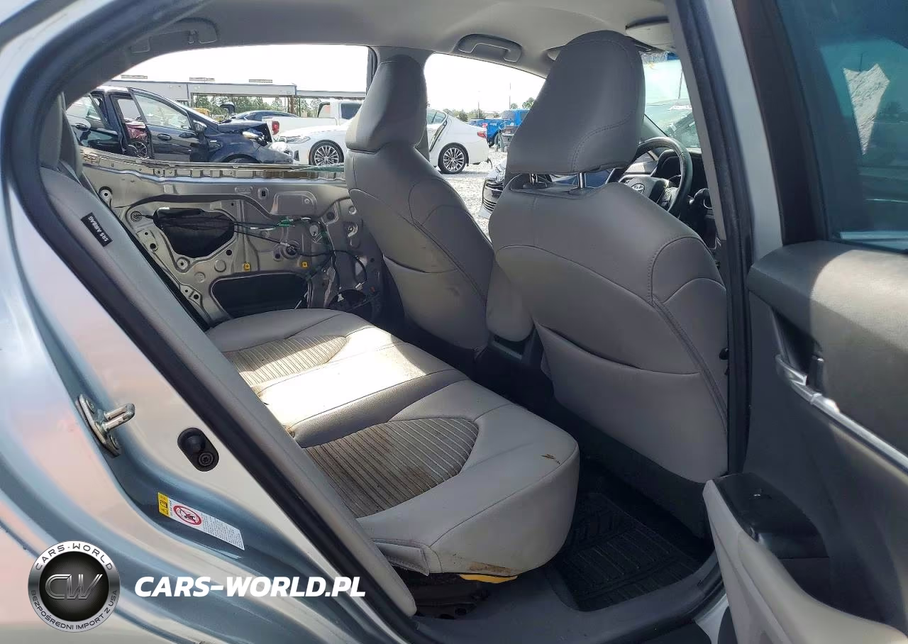 2018 Toyota Camry Se VIN:4T1B11HK1JU032785 - 10