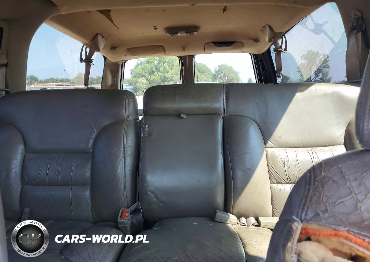1997 Chevrolet Suburban K1500 VIN:3GNFK16R7VG138418 - 10