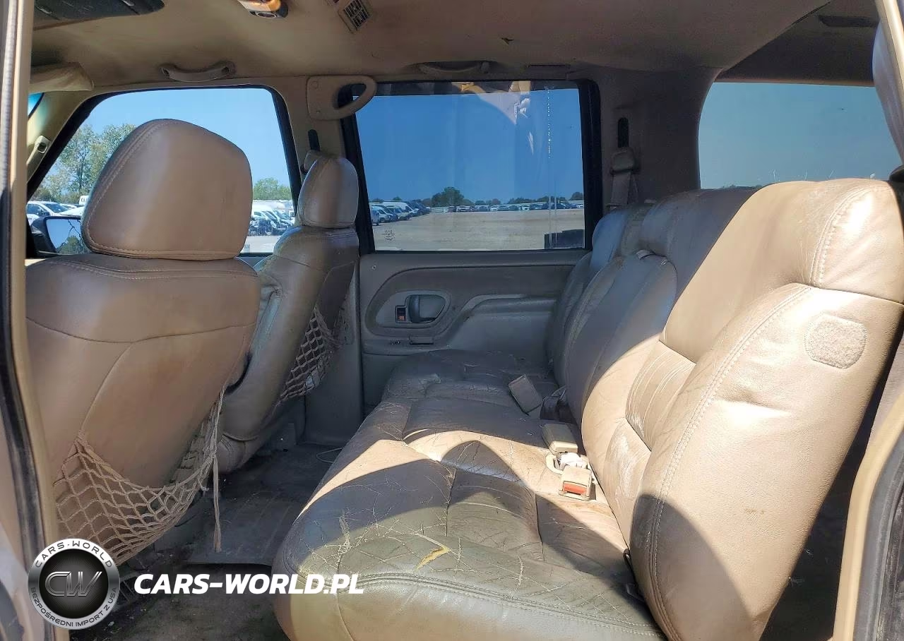 1997 Chevrolet Suburban K1500 VIN:3GNFK16R7VG138418 - 11