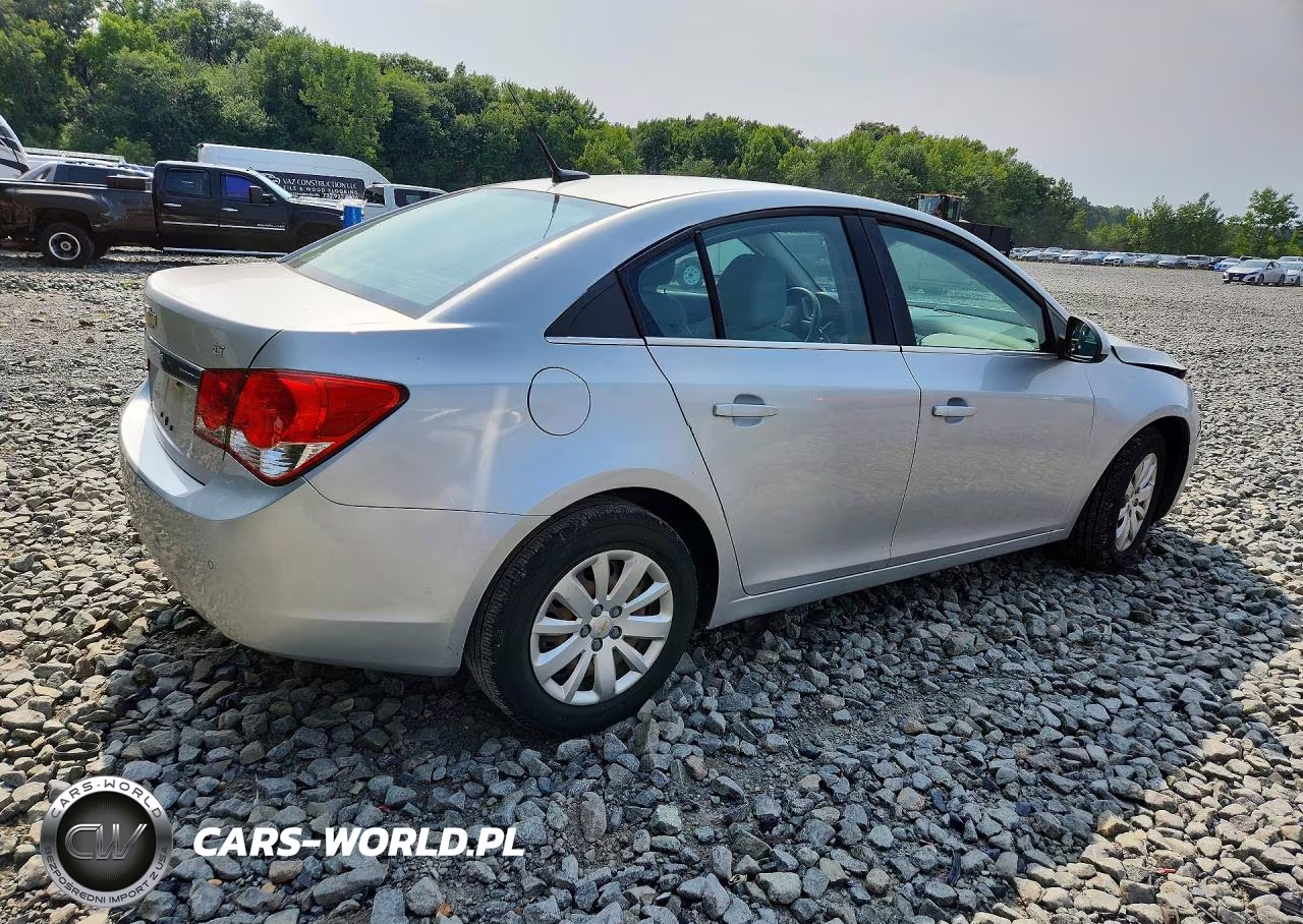 2011 Chevrolet Cruze Lt VIN:1G1PF5S94B7105570 - 3