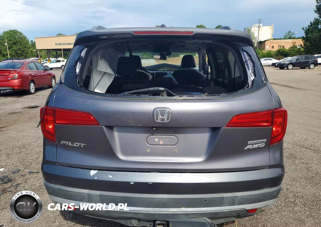 2017 Honda Pilot Touring VIN:5FNYF6H95HB083641 - 6