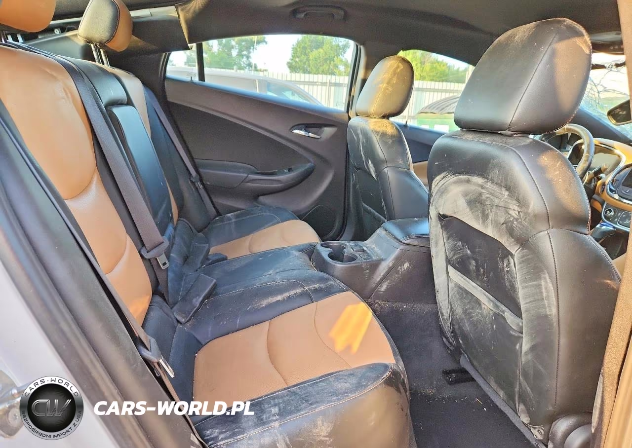 2018 Chevrolet Volt Premier VIN:1G1RD6S59JU143409 - 10
