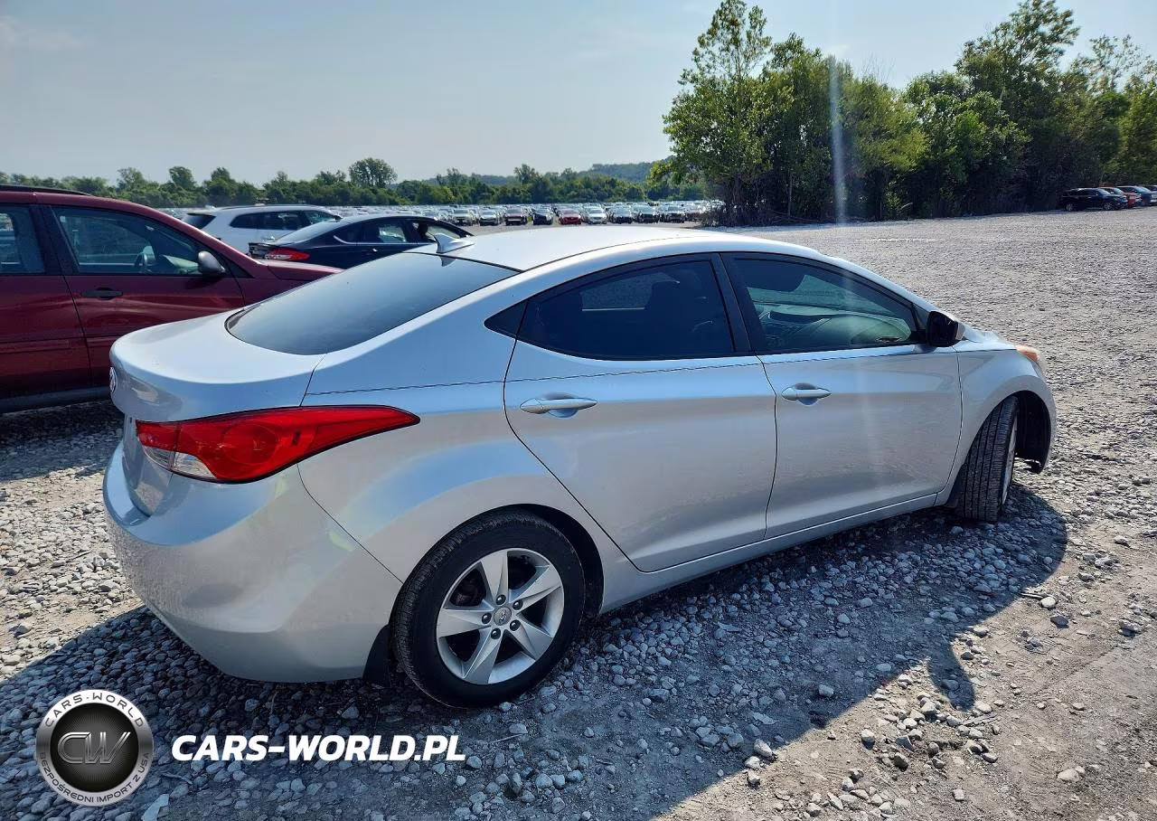 2013 Hyundai Elantra Gls VIN:5NPDH4AE4DH401569 - 3