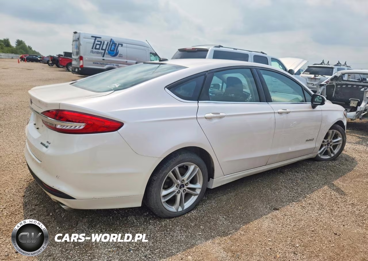 2018 Ford Fusion Se Hybrid VIN:3FA6P0LU3JR201645 - 3