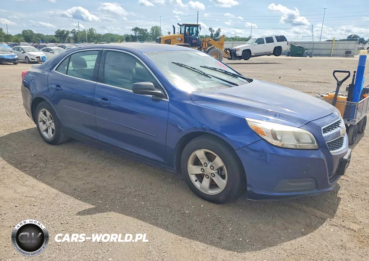 2013 Chevrolet Malibu Ls VIN:1G11B5SA4DU147737 - 4