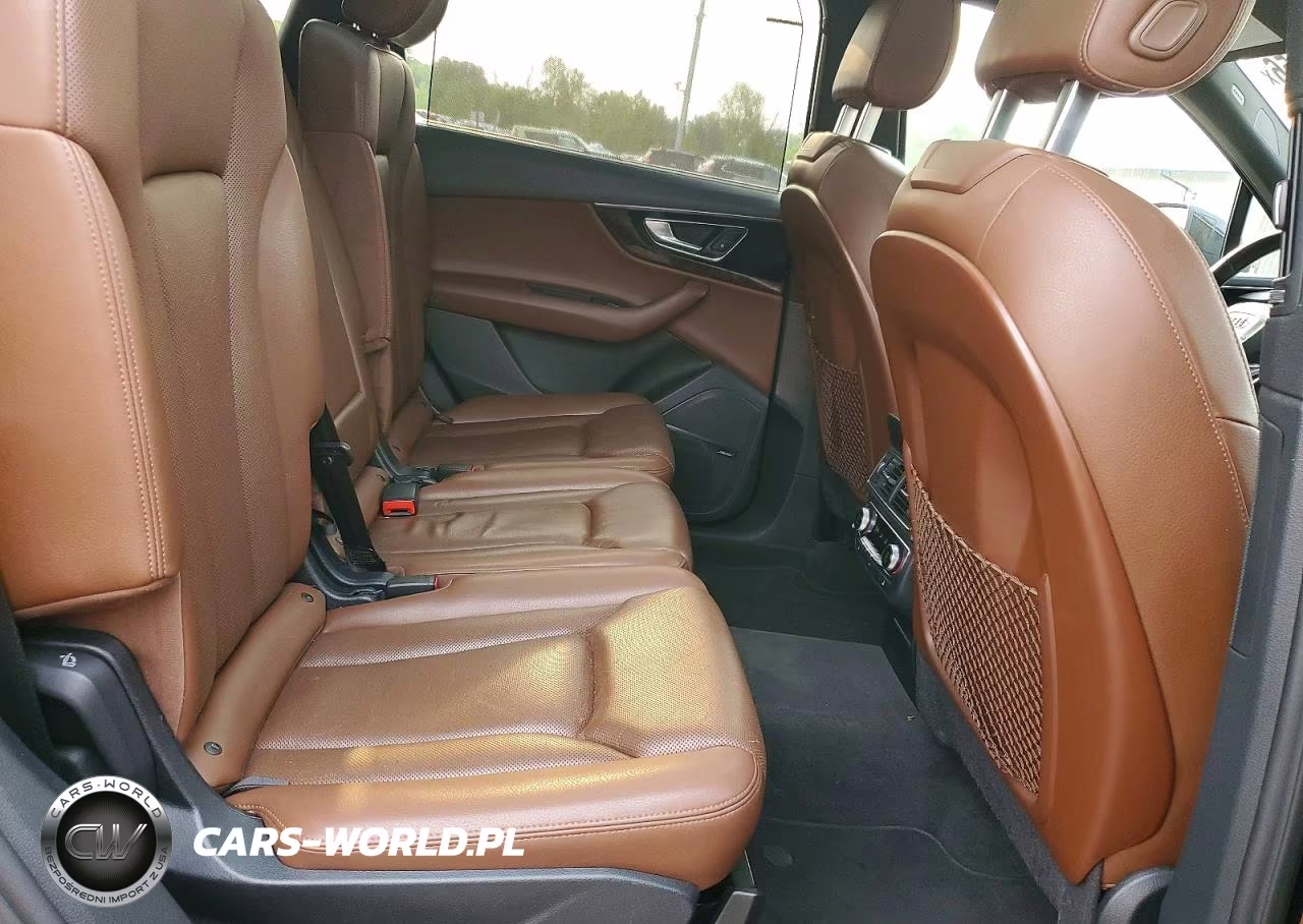 2017 Audi Q7 Premium Plus VIN:WA1LAAF70HD029825 - 11